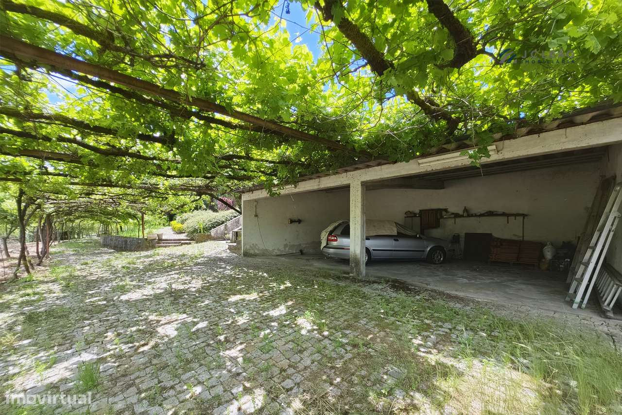 Quinta T4 com 3.670 m² de Terreno em Bitarães, Paredes-32