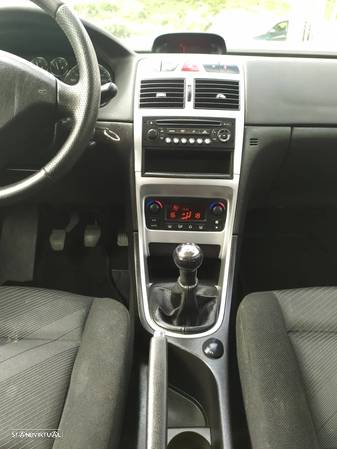 Peugeot 307 SW 1.6 HDi FAP Executive - 29