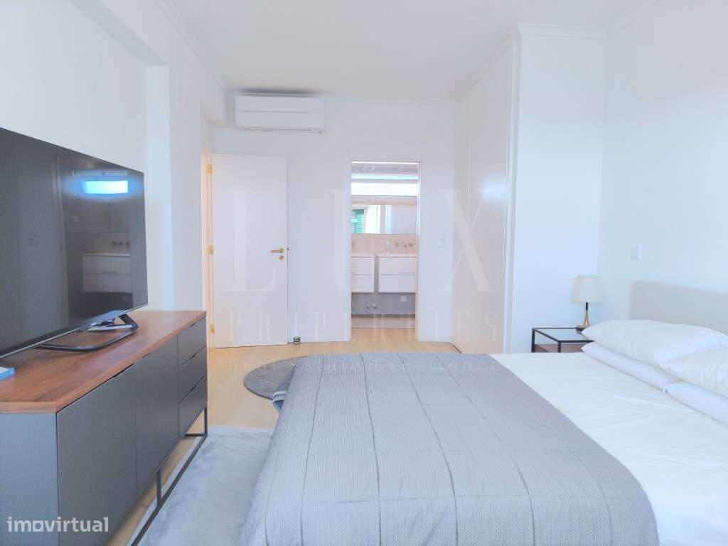 PENTHOUSE T5 DE LUXO COM VISTA FRONTAL DE MAR NO CENTRO DO ESTORIL-41