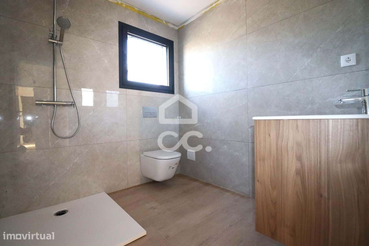 T3 novo com Churrasqueira, garagem fechada e 1 lugares de estacionamen - Grande imagem: 5/9