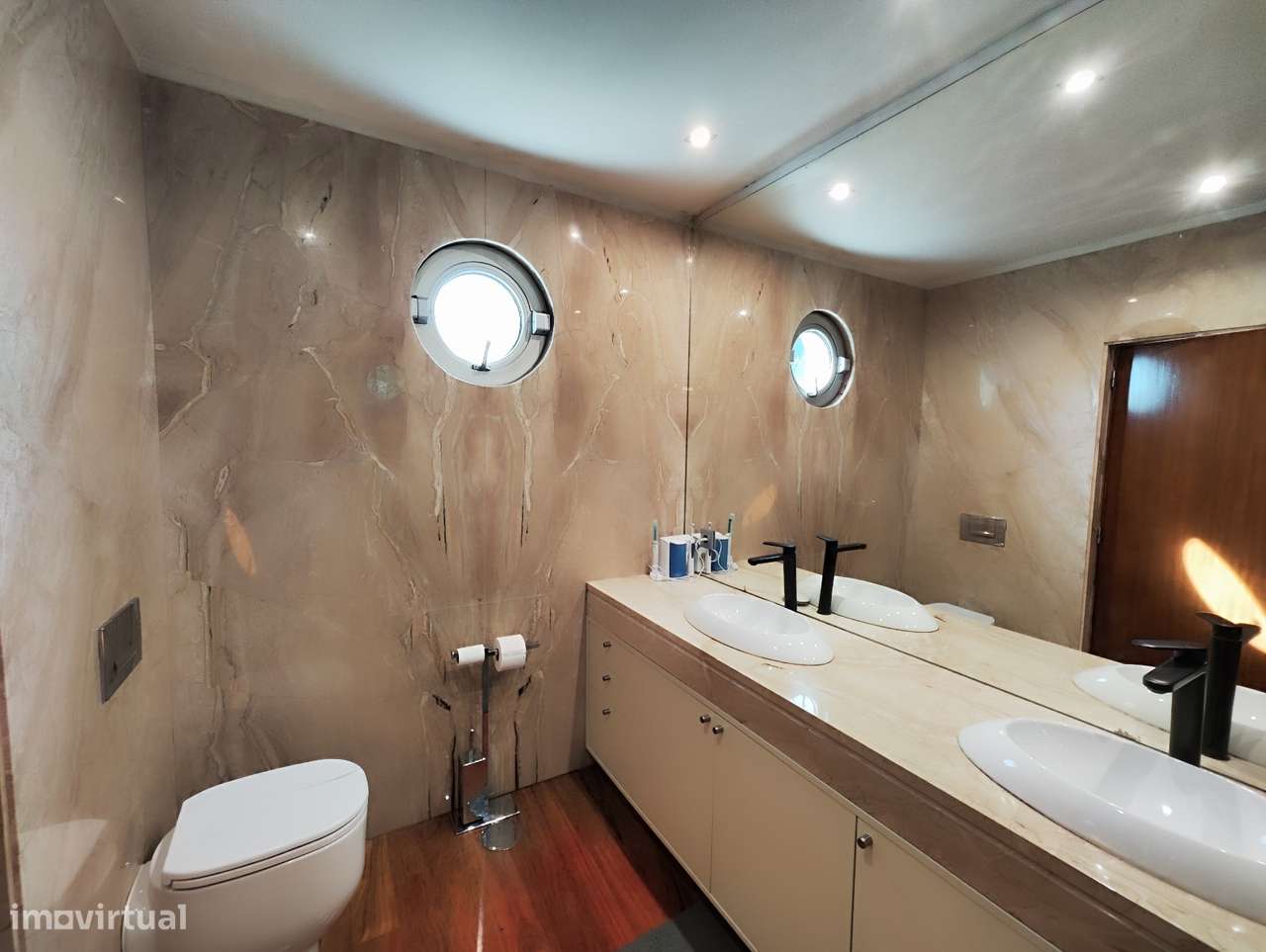 Vende-se moradia de luxo-25