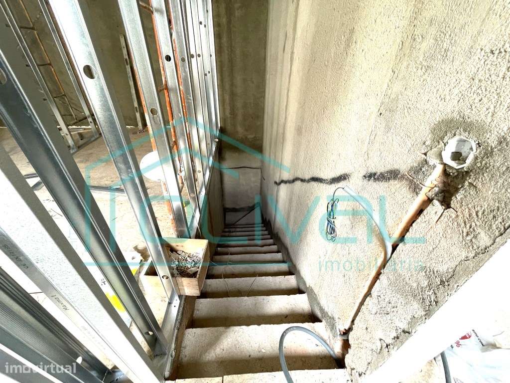 Moradia T3 totalmente remodelada no centro de Salvaterra de Magos - Grande imagem: 5/15