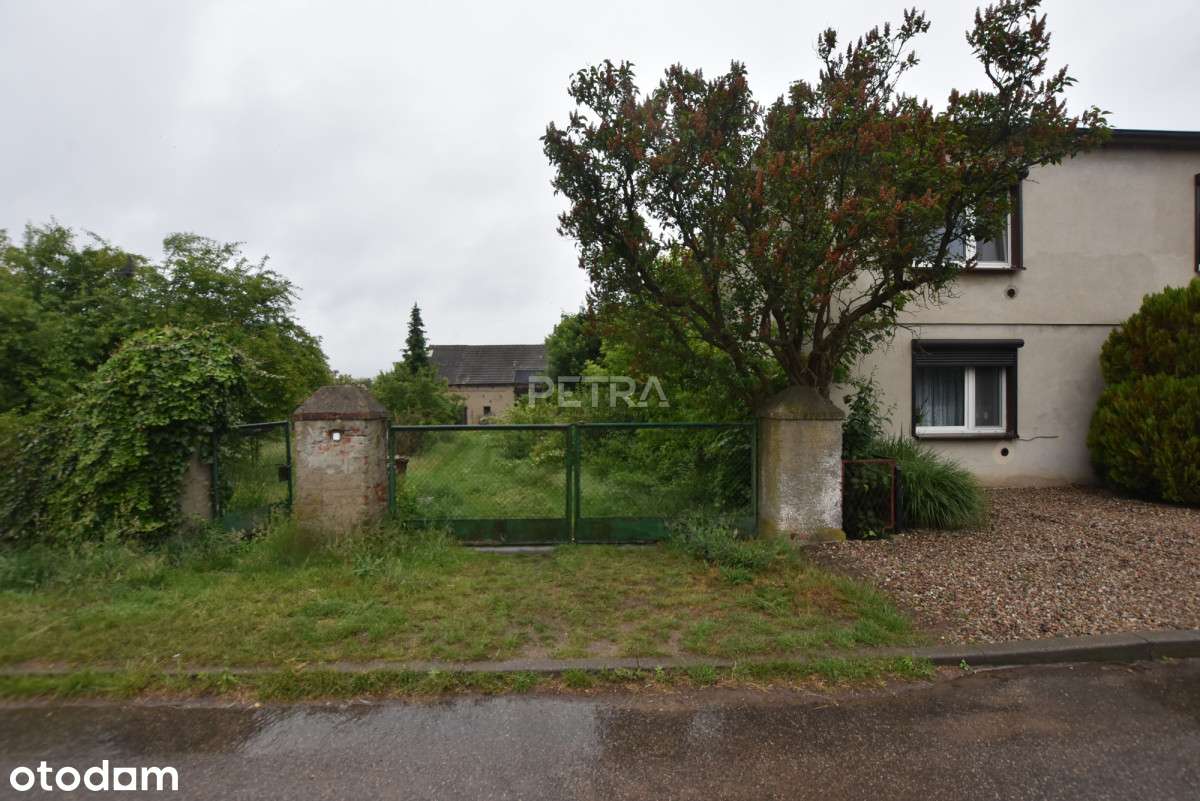 Dom + zabudowania działka-1757m2-1