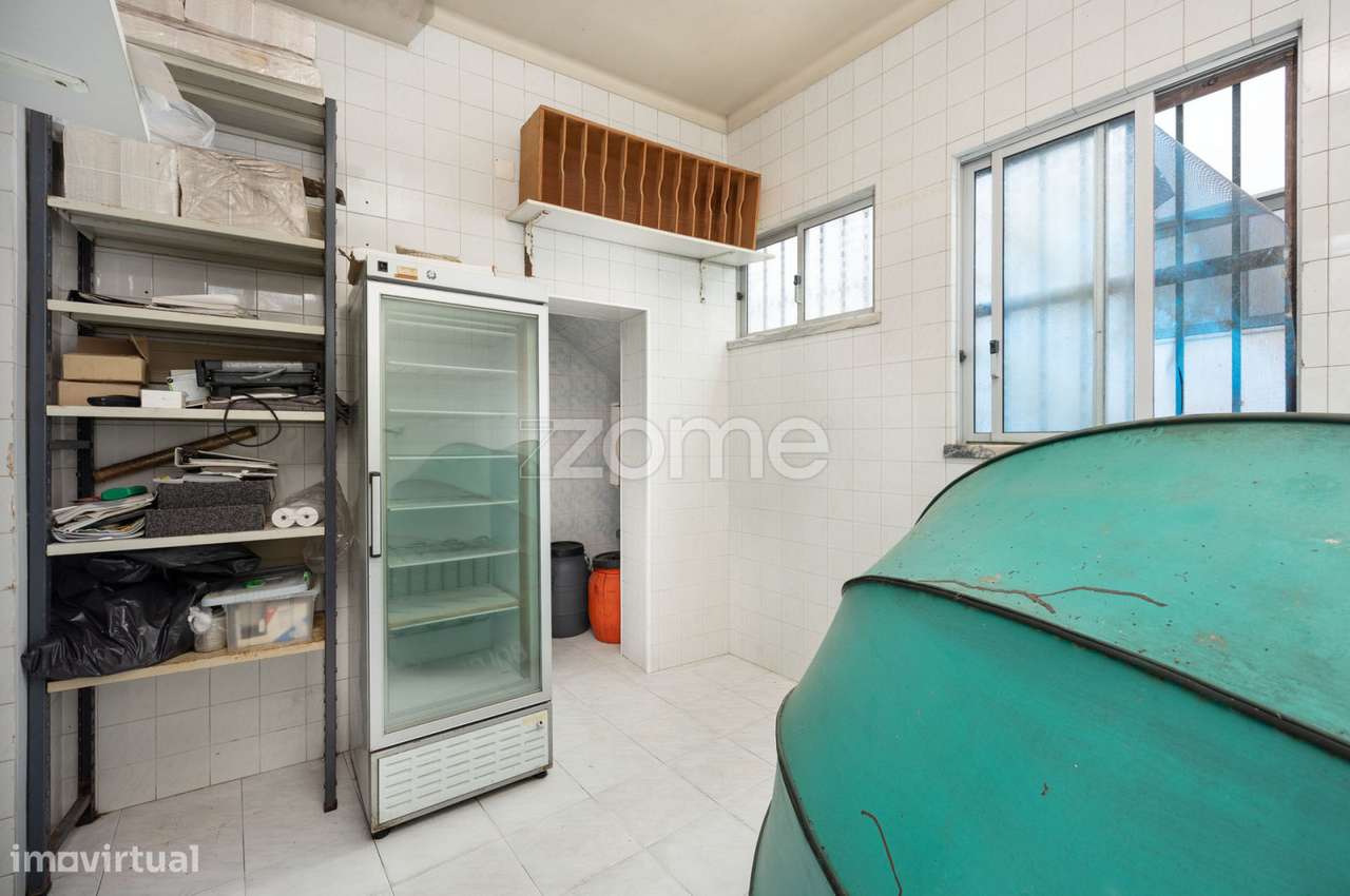 Loja perto da praia da Nazaré-29