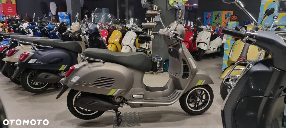 Vespa GTS - 8