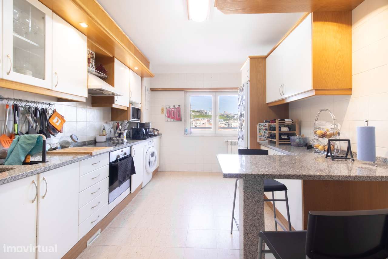 Apartamento T2 com garagem em Nova Carnaxide-7