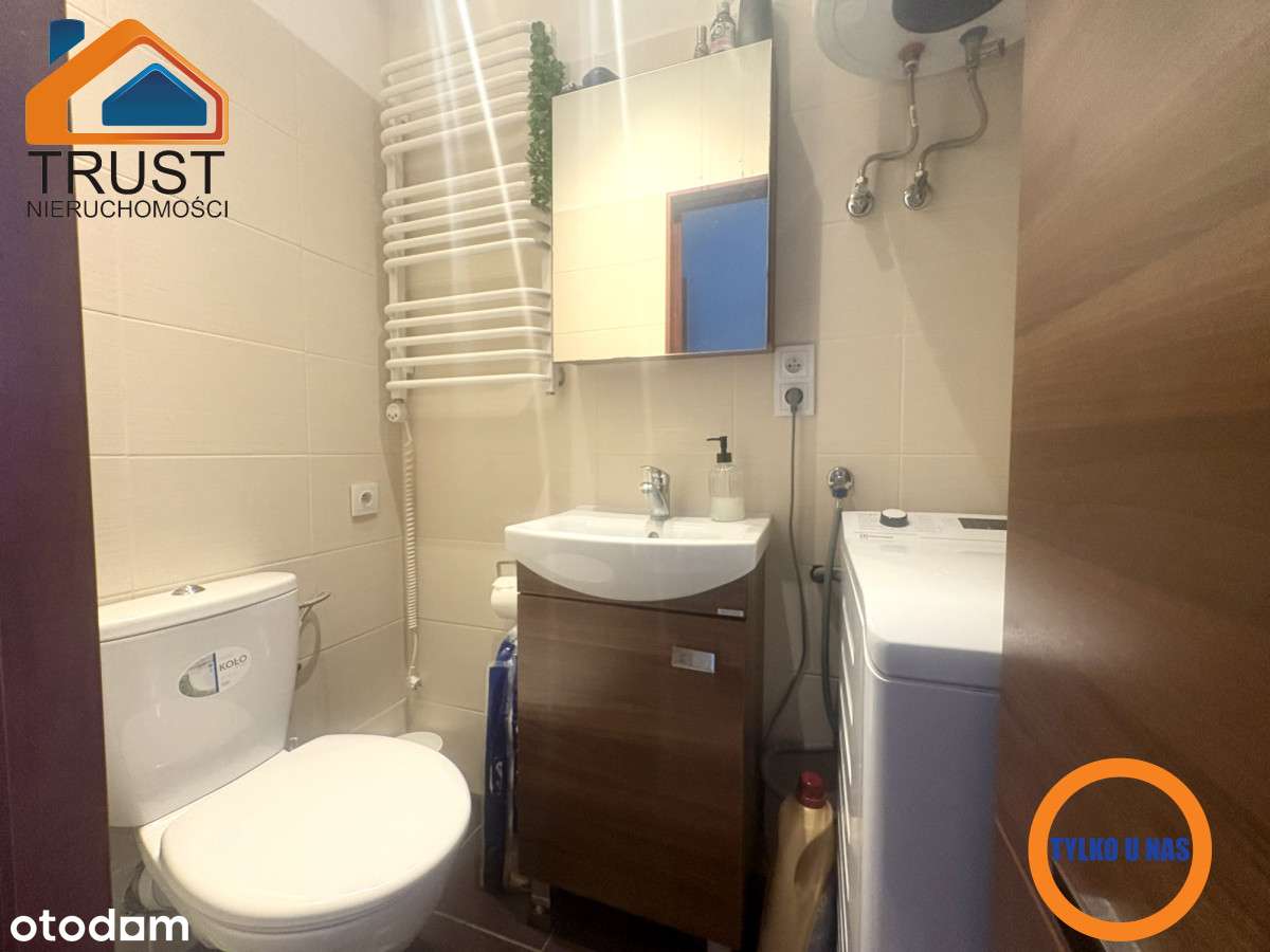 Przestronna, kawalerka w ścisłym centrum!-6