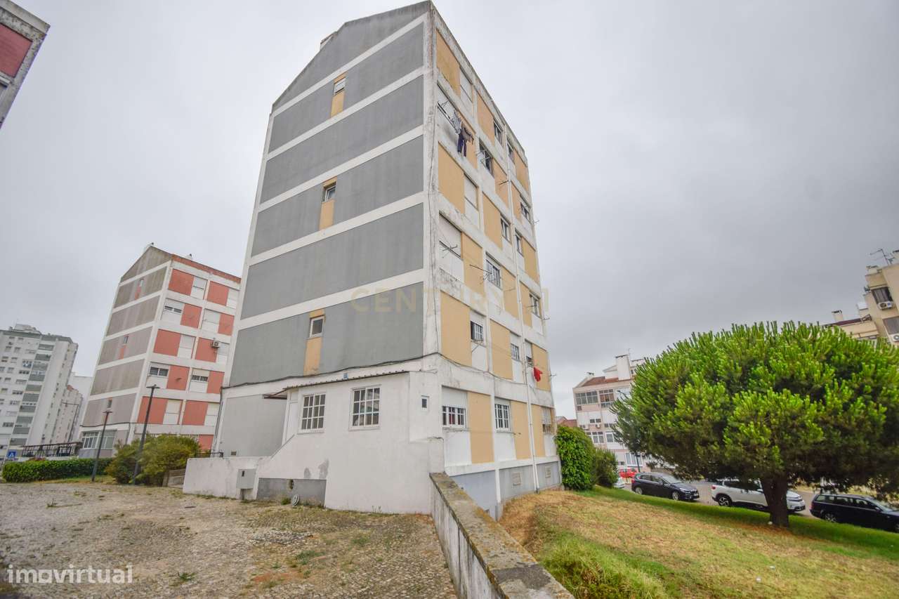 T2 duplex com sótão nas Pedralvas, Benfica-22