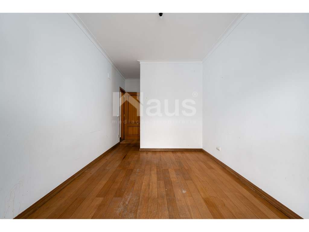 T3 com parqueamento e arrecadação-8