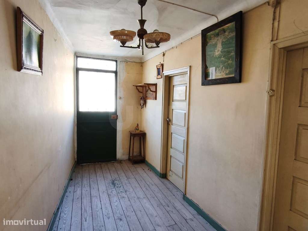 Casa com grande potencial de valorização - Ideal para remodelar-14