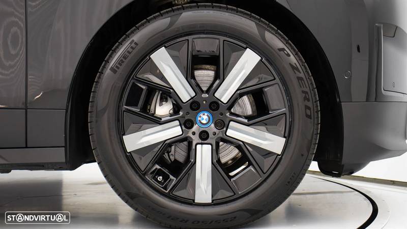 BMW iX xDrive 40 Pack Desportivo - 15