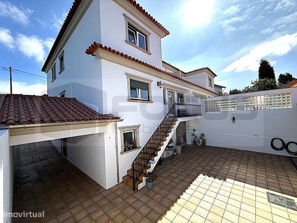 Espaçosa moradia T4 para venda em Esgueira-55