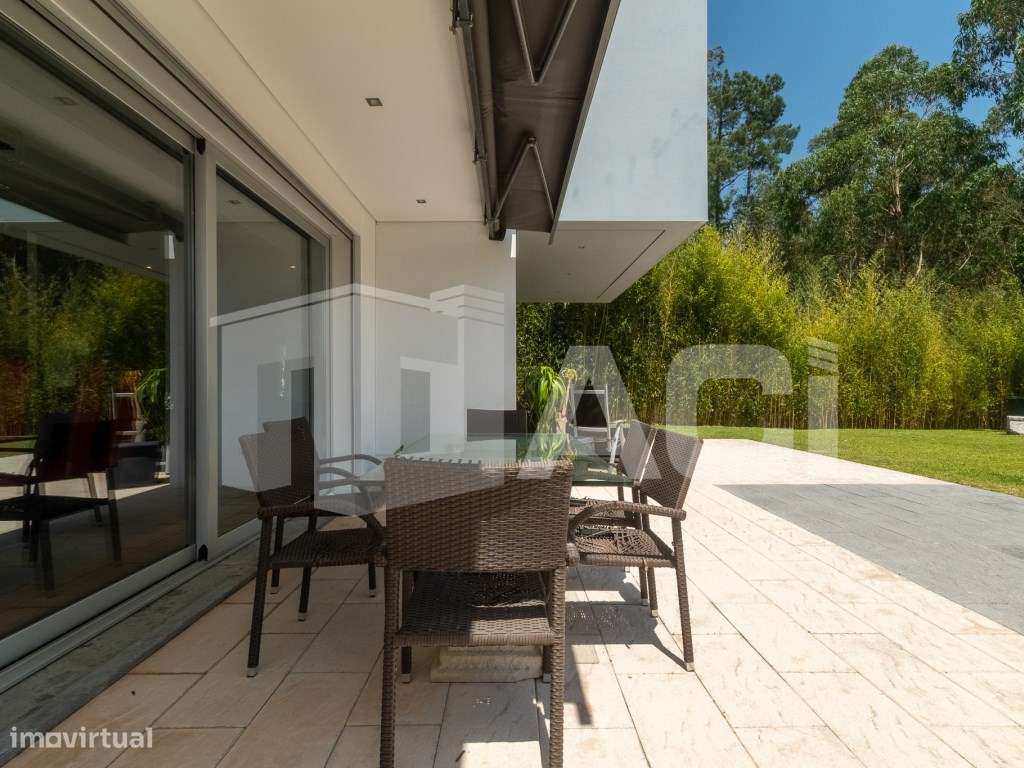 Magnífica Moradia T3+2 nos arredores da Cidade de Leiria-40