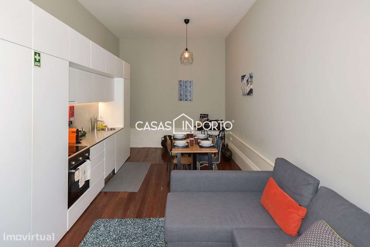 T1 Mobilado e Equipado – No Coração Histórico do Porto - Grande imagem: 2/17