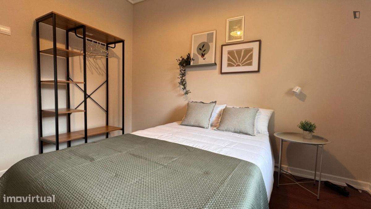 Quarto - localizado em Norton de Matos Coimbra - Grande imagem: 2/9