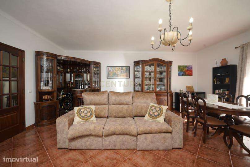 Espetacular Moradia em Setúbal com Jardim e Garagem-9