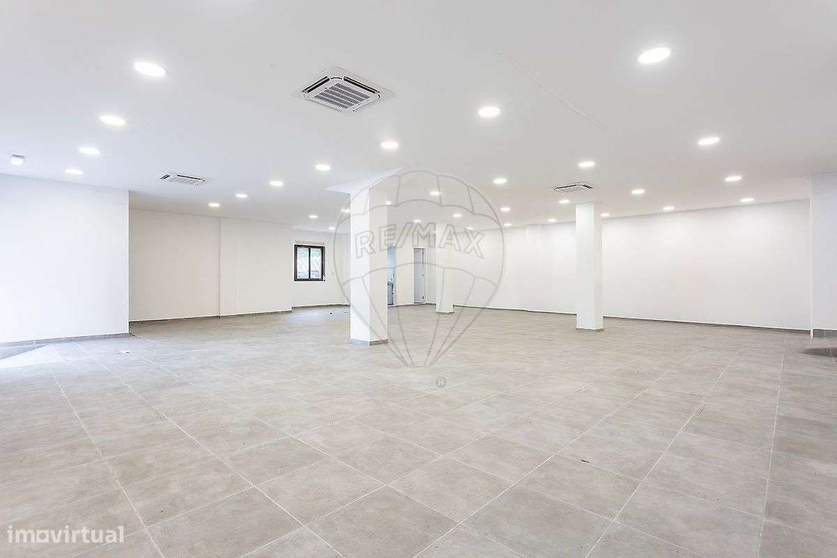 Armazém T0 para arrendamento - Grande imagem: 5/12