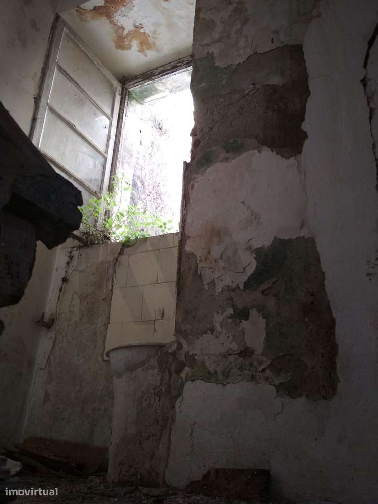 Prédio para Renovação com Vista Serra – Excelente Oportunidade no Cent - Grande imagem: 5/6