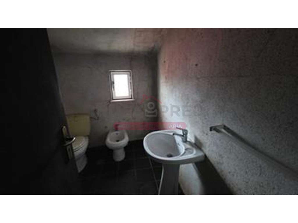 Moradia C/Quintal - Paredes - Penacova-4