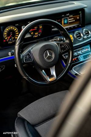 Mercedes-Benz E 220 d T 9G-TRONIC Avantgarde - 12