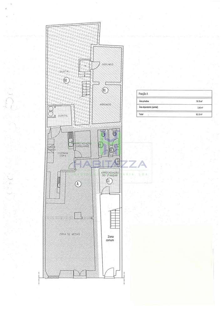 Prédio no Centro histórico de Lagos composto por 2 Apartamentos T3 e 1-48