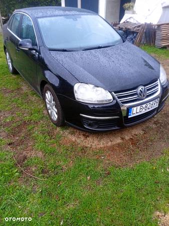 Volkswagen Jetta 1.9 TDI Comfortline - 2