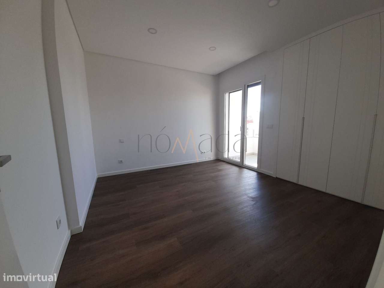 Fantástica moradia localizada no bairro de Valadares, Seixal-26