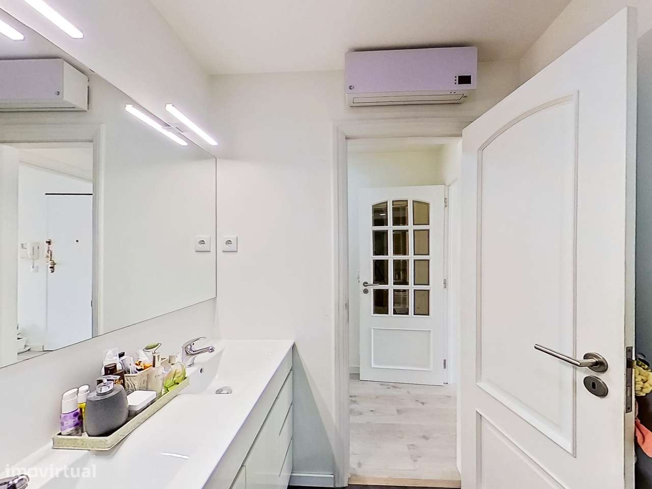 EXCELENTE T-2 RENOVADO, COZINHA EQUIPADA, 3 VARANDAS - RESERVADO --10