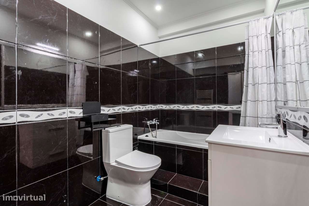 Apartamento T2 c/ Varanda em Agualva, Sintra-27