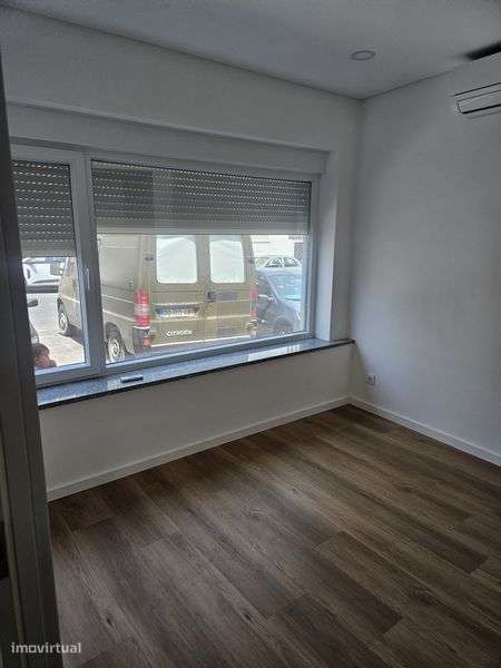 Bom apartamento t2 +1  com logradouro  centro de Almada
