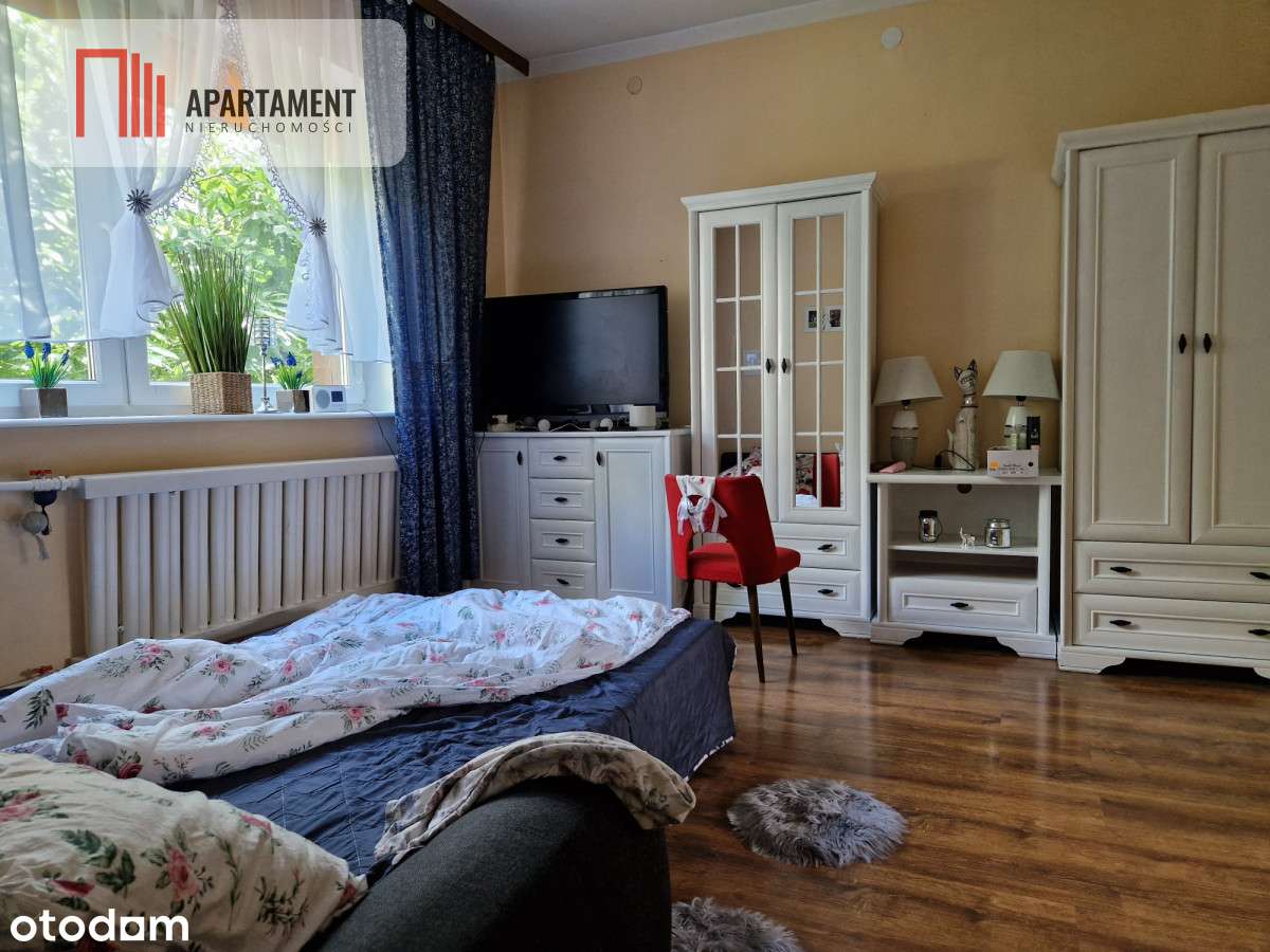 Dom z dwoma odrębnymi mieszkaniami, blisko centrum - Pełny obrazek: 4/20