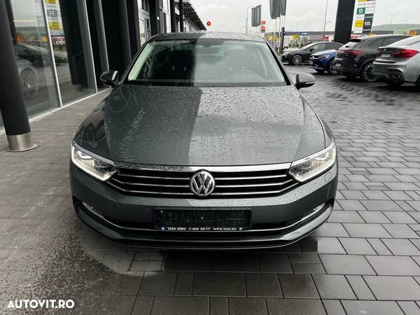 Volkswagen Passat 2.0 TDI Comfortline - 8