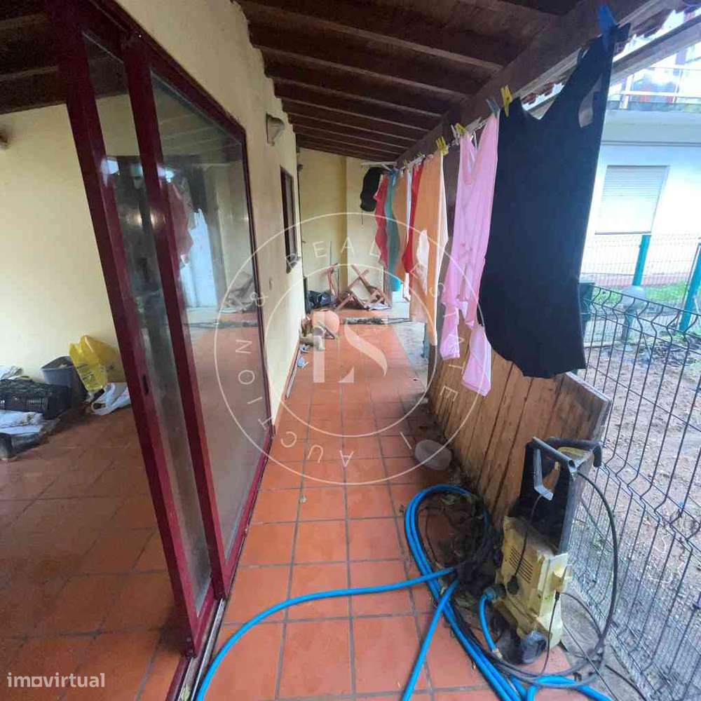 2 Apartamentos + Garagem com Logradouro | Vale de Cambra-5