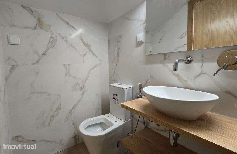 T3 Remodelado, com cozinha equipada às Portas de Benfica-26