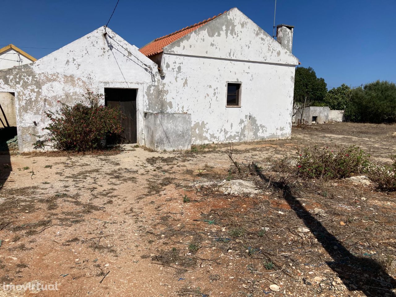 Moradia inserida num lote de 2050m2 Azoia Sesimbra