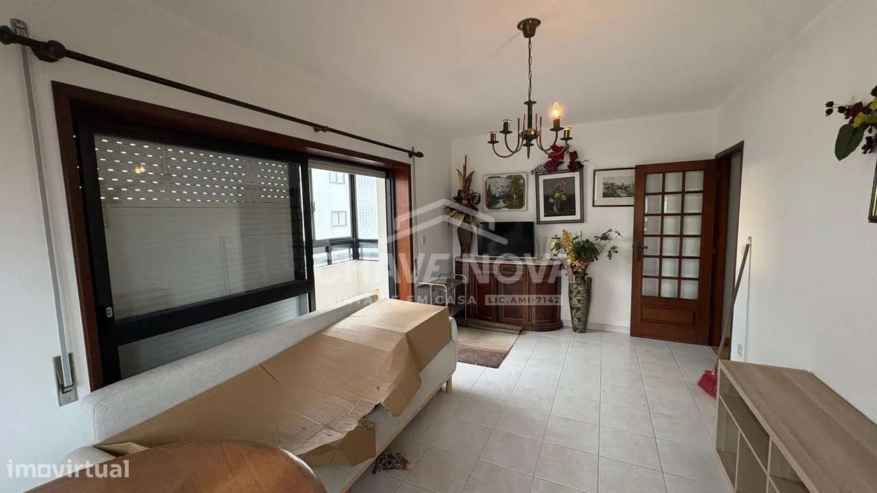 Apartamento T1 com Vista Mar e Excelente Exposição Solar - Grande imagem: 4/15