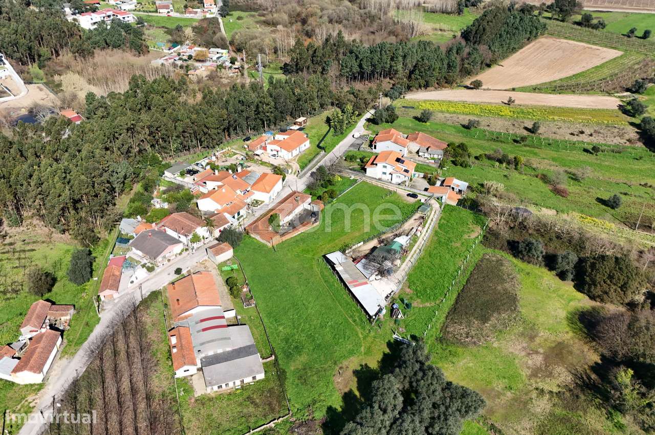 Terreno Urbanizável em Vila Verde – Excelente Localização-8