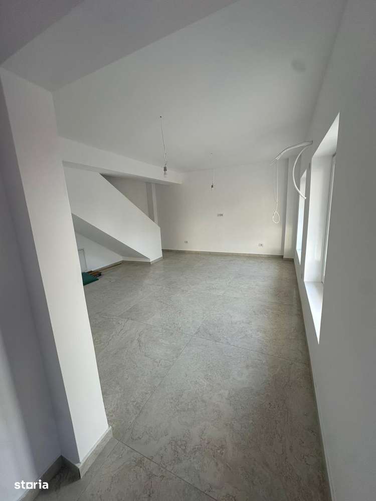 DEZVOLTATOR CASA FINALIZATA SECTOR 3 - Imagine principală: 5/18