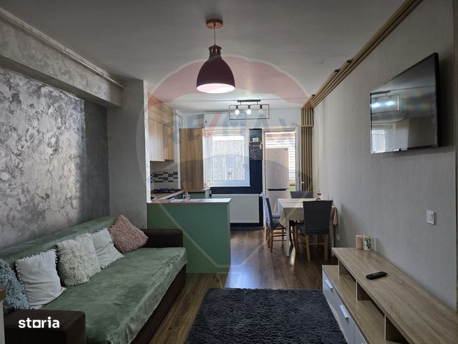 Apartament cu 3 camere de vânzare, cartier FIALD-11