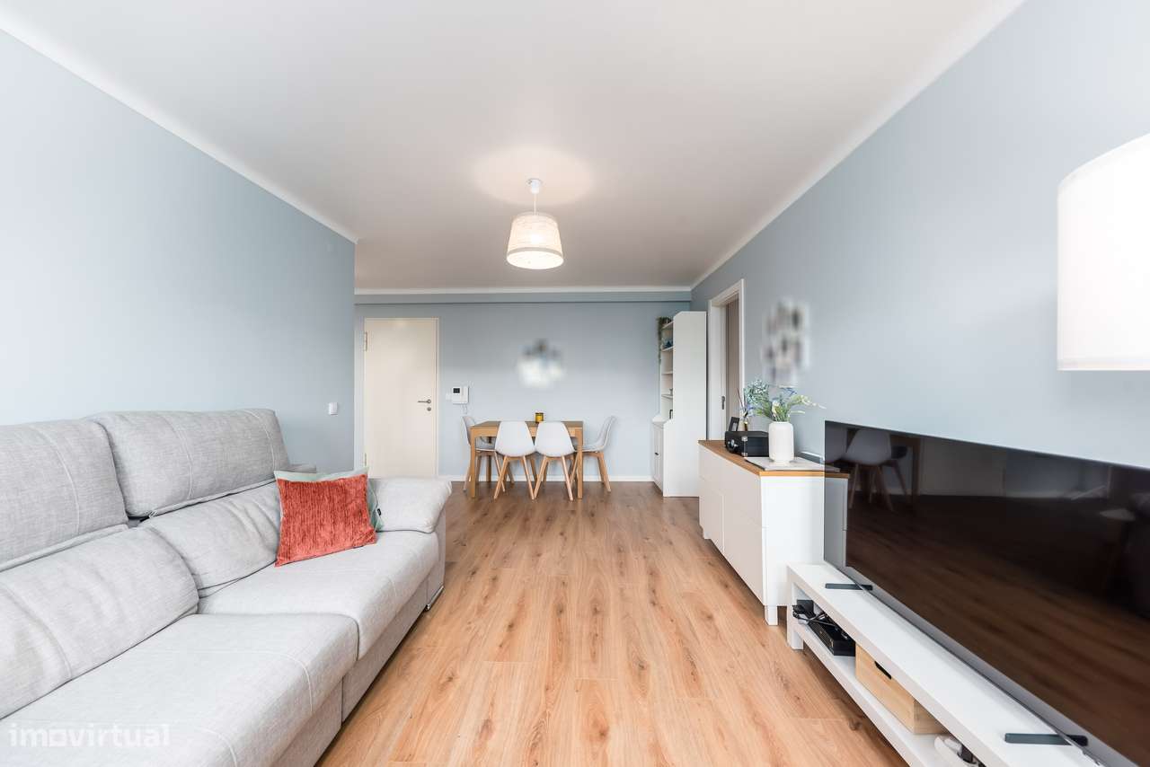Apartamento 3 assoalhadas | Remodelado | Arrecadação | 5m do Metro-13