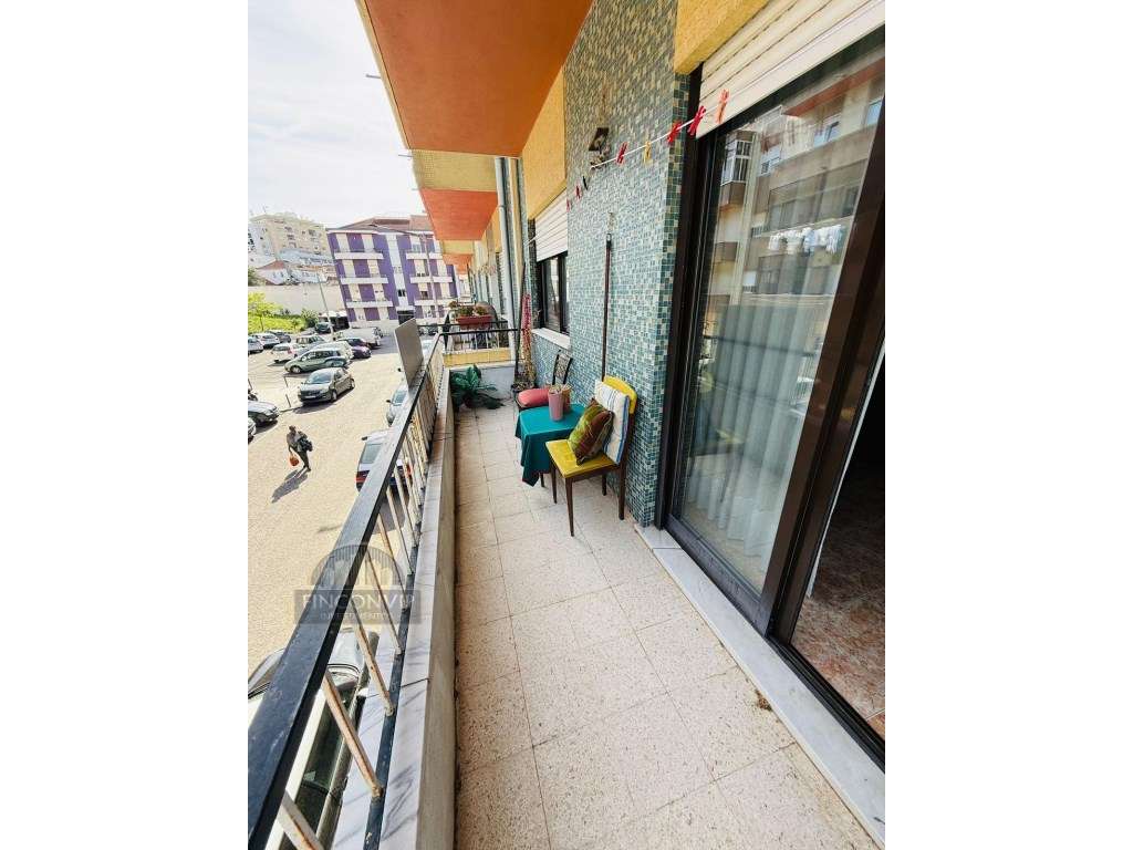 Apartamento T3 à Venda - Cruz de Pau, Amora-8