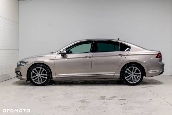 Volkswagen Passat 2.0 TDI Elegance DSG - 2