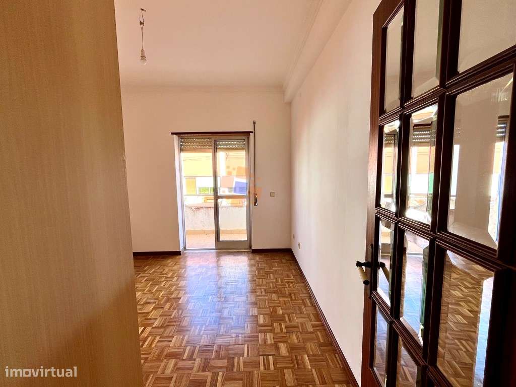 Moradia Geminada T5 em Vale de Milhaços - Corroios-14