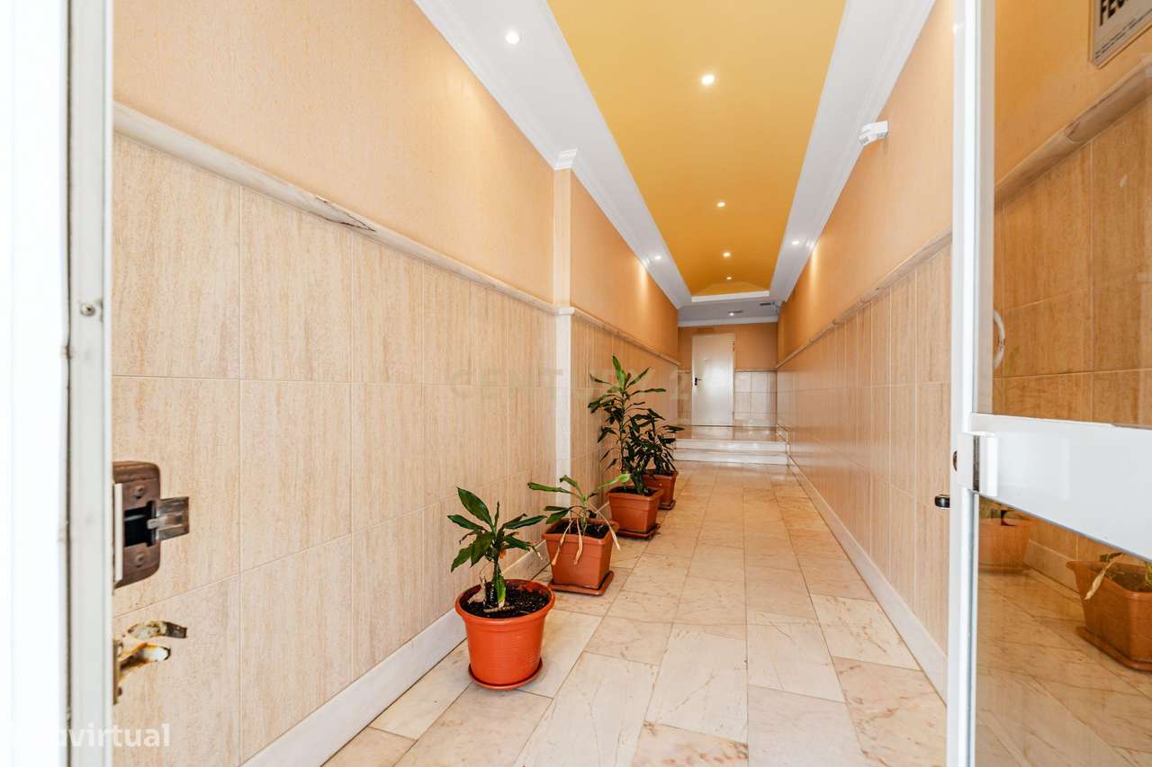 Apartamento T3 em Santa Marta do Pinhal / Corroios / Seixal.-27