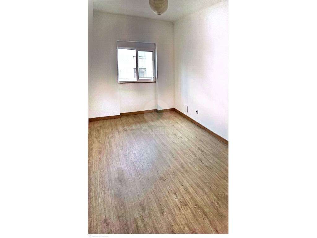 T2 Zona Central na Baixa da Banheira-3