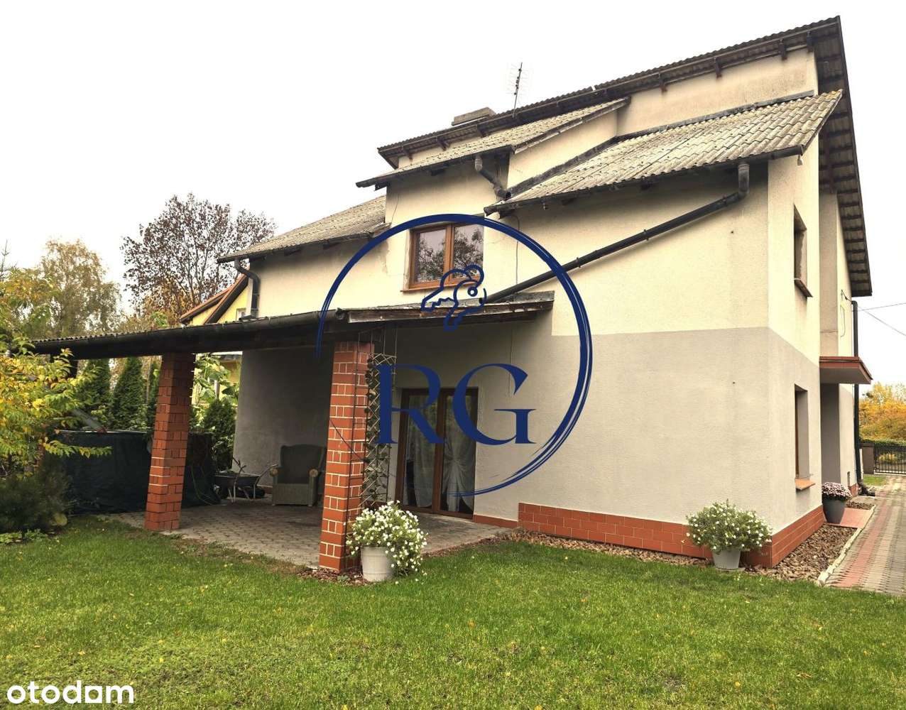 Ciekawa architektonicznie nieruchomość-16