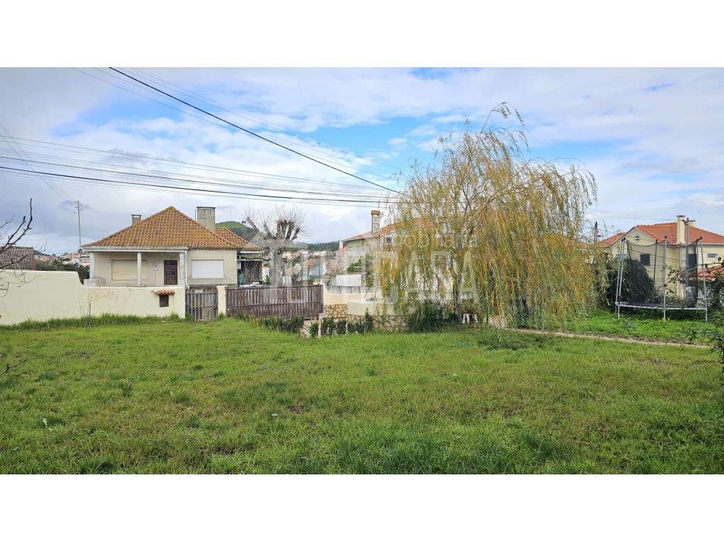 Moradia T3+1 na Venda do Pinheiro-6