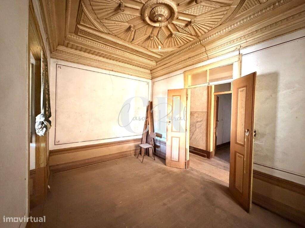 Moradia para recuperar no centro da vila de Figueiró dos Vinhos-9