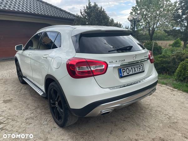 Mercedes-Benz GLA 250 4-Matic AMG Line - 5