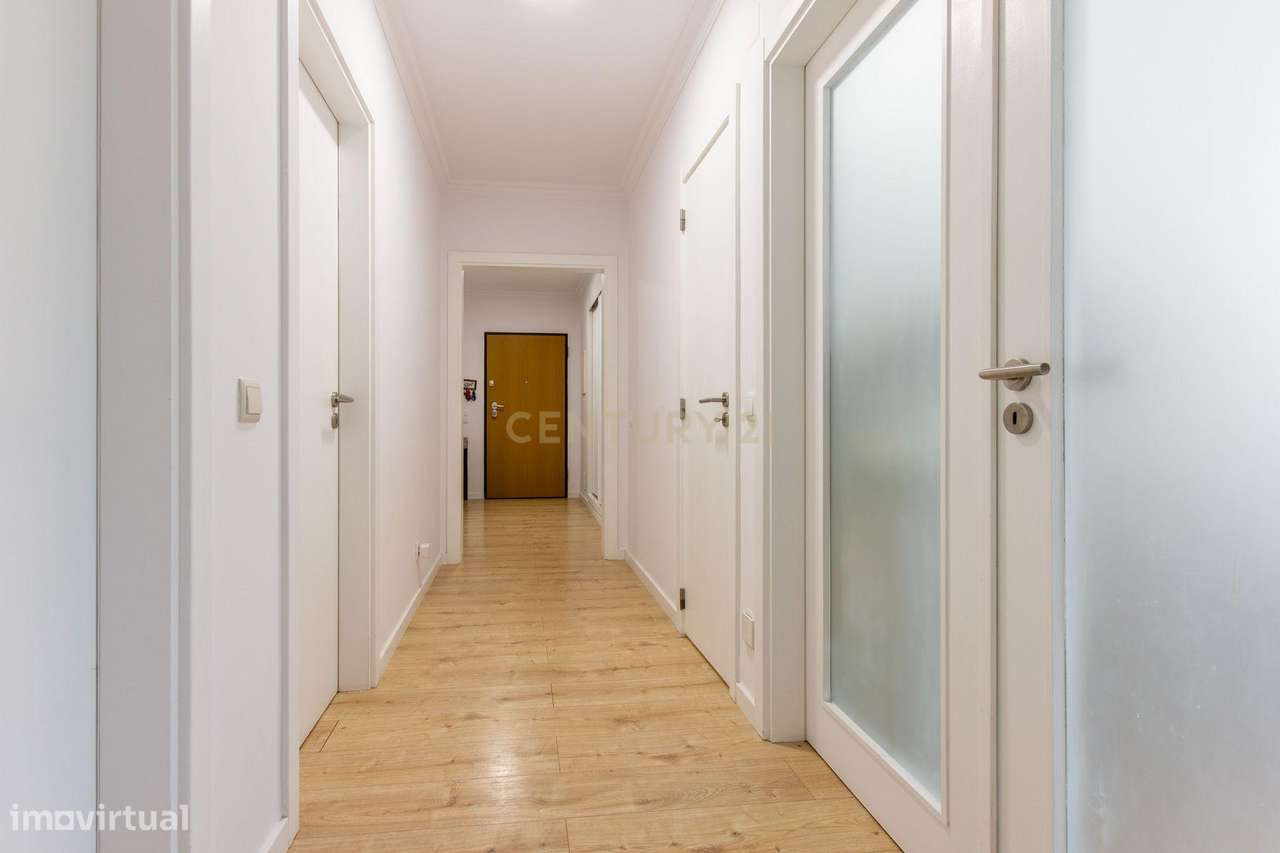 Apartamento T2 Renovado em Azeitão com lugar de parqueamento-20